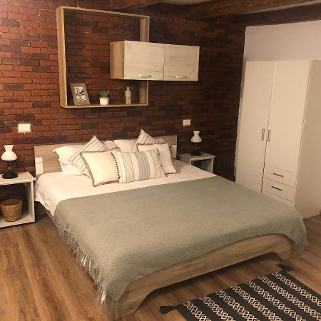 Cozy Central Apartment Брашов Экстерьер фото